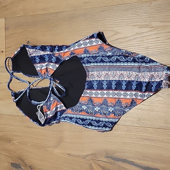 NWOT CUPSHE BLUE PAISLEY SWIMSUIT SIZE MEDIUM High Waist - Picture 2 of 4